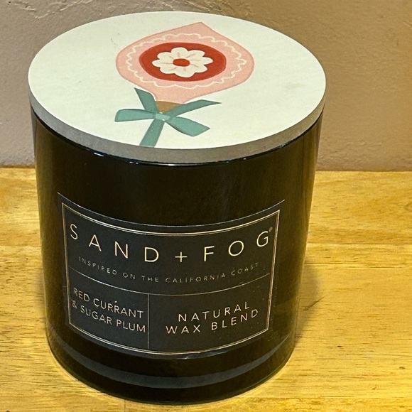 Sand + Fog Red Currant & Sugar Plum Scented candle. Natural Wax Blend. NWTS - Picture 3 of 7